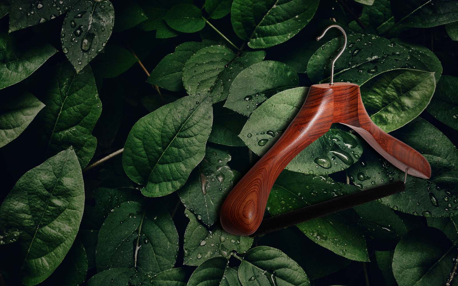 Why Are Men's Coat Hangers Better for Your Wardrobe?